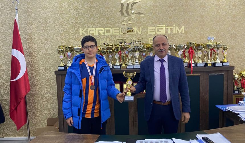 Kardelenli gençler masa tenisinde 3. oldu