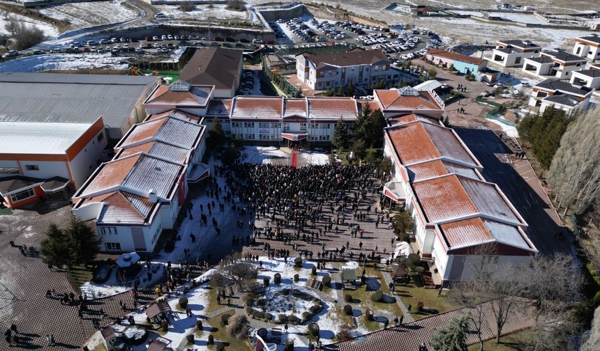 Nevşehir tarihinin en kalabalık bursluluk sınavı Kardelen’de yapıldı