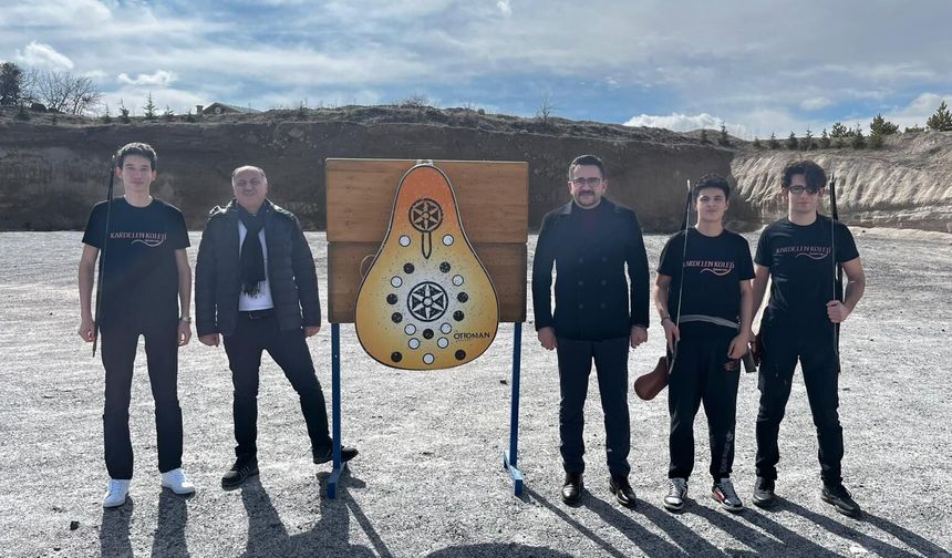 Okçulukta şampiyon Kardelen’den