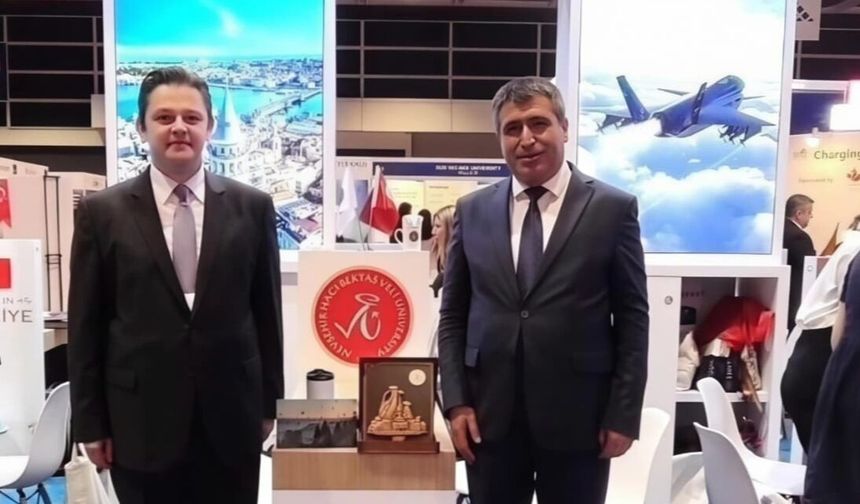 Hong Kong Başkonsolosu Evcin’den NEVÜ Standına Ziyaret