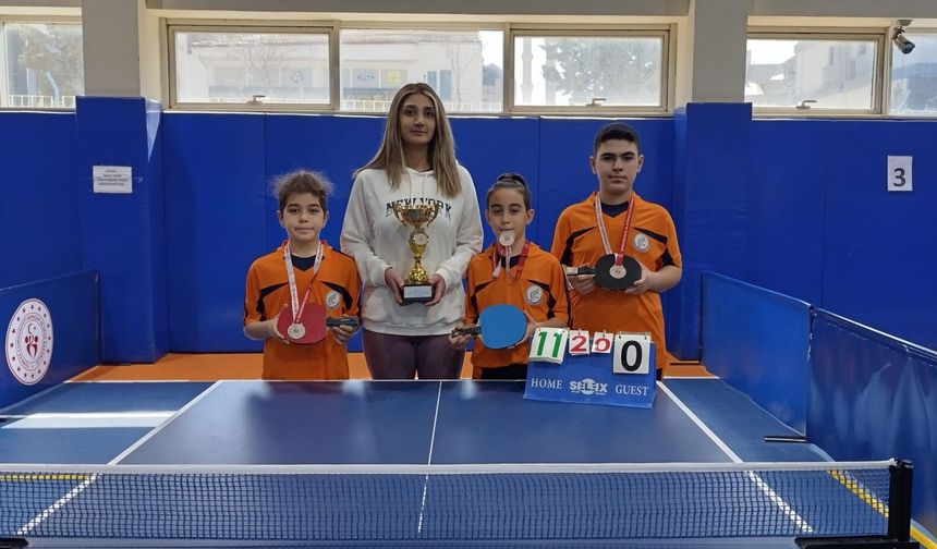 Kardelenli küçükler masa tenisinde il ikincisi oldu