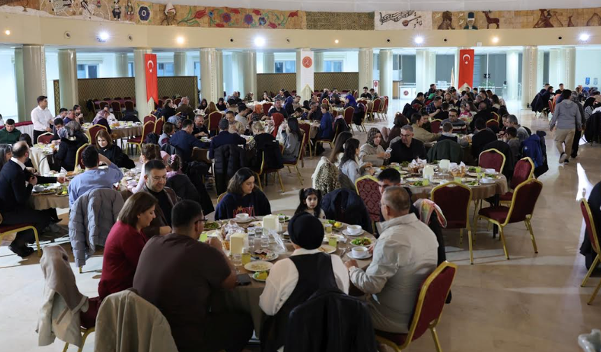 Rektör Aktekin İdari Personel ve Aileleri İftar Programında Buluştu