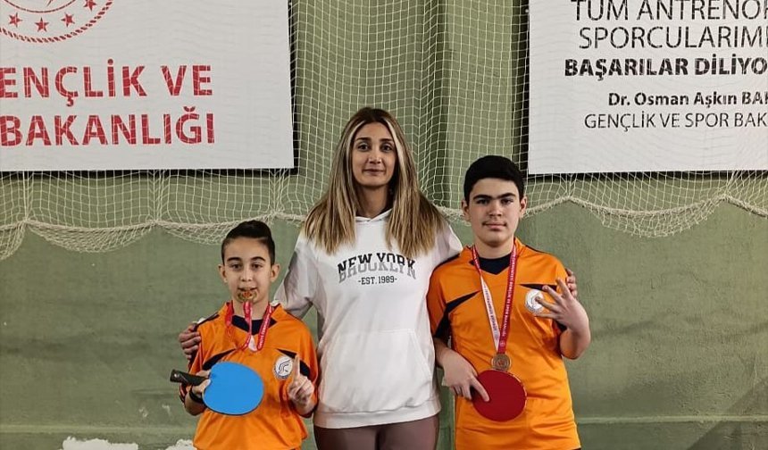 Kardelenli öğrenci masa tenisinde şampiyon oldu