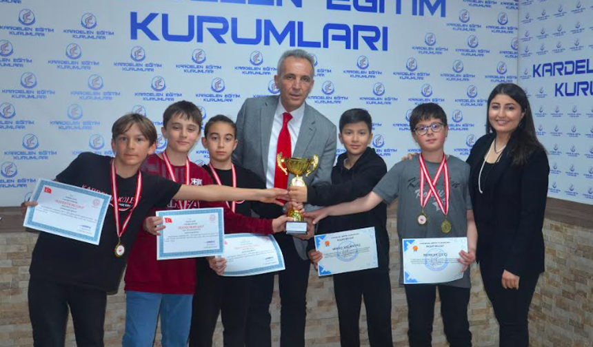 Kardelenli öğrenciler Akıl ve Zeka Oyunları Turnuvasına damga vurdu
