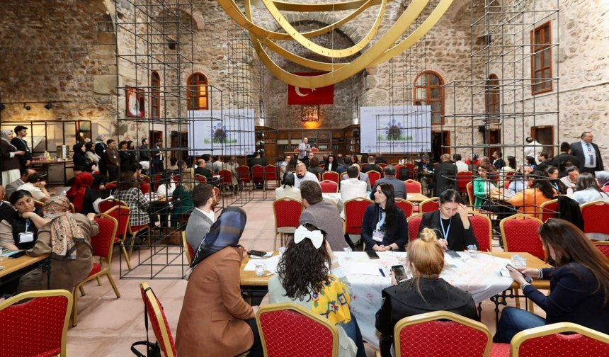 NEVÜ Akademisyenleri “Toplumsal Katkı ve Sosyal İnovasyon Zirvesi”nde