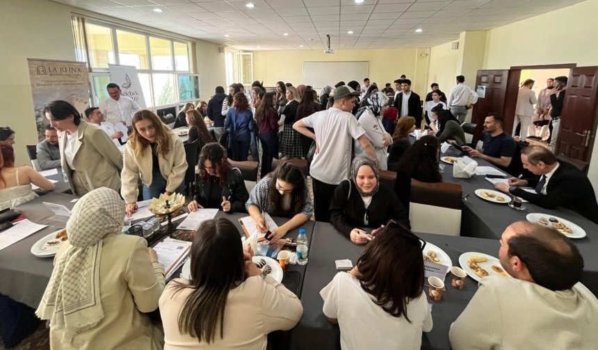 Öğrenciler Sektör Temsilcileriyle Buluştu