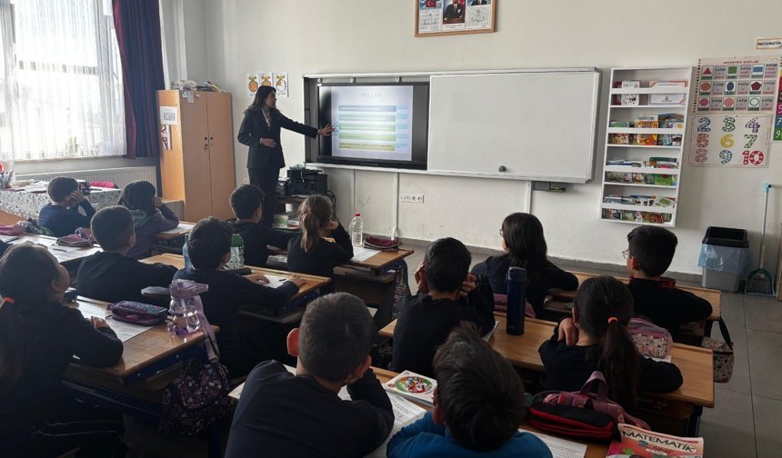 Ülkü Ocakları’ndan öğrencilere seminer