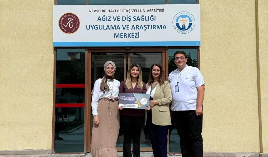 Diş Hekimliği Fakültesi’ne Ulusal Bilimsel Kongrede Birincilik Ödülü