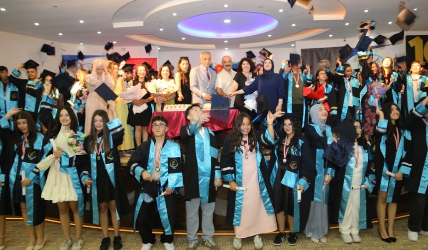 Kardelen’de 8. sınıfların mezuniyet coşkusu