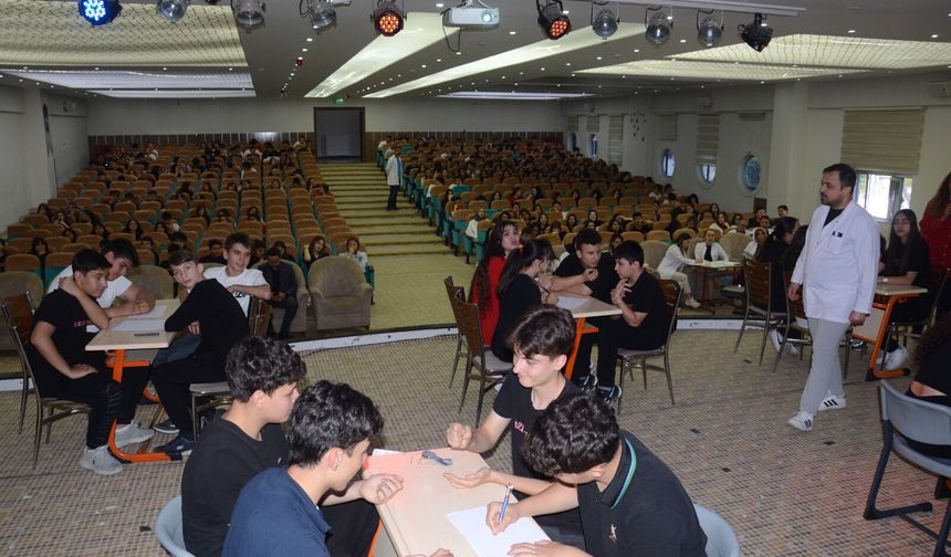 Kardelen’de öğrenciler bilgilerini yarıştırdı