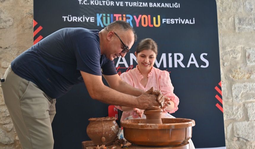 KÜLTÜR YOLU FESTİVALİ’NDE TOPRAK SANATA DÖNÜŞTÜ