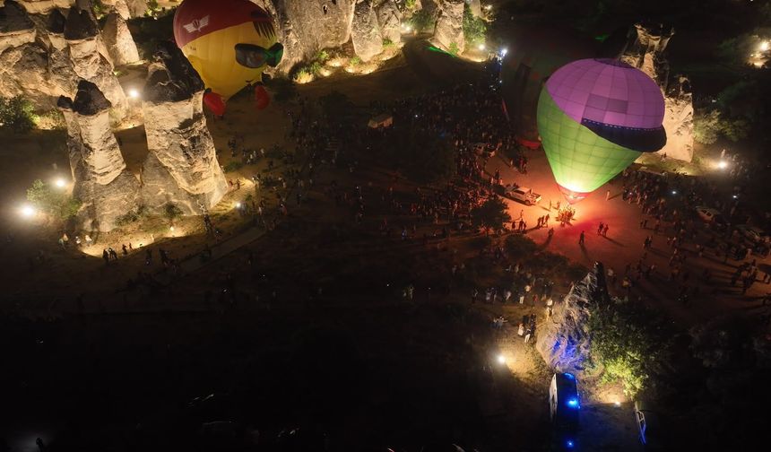 Paşabağları'nda Night Glow gösterisi