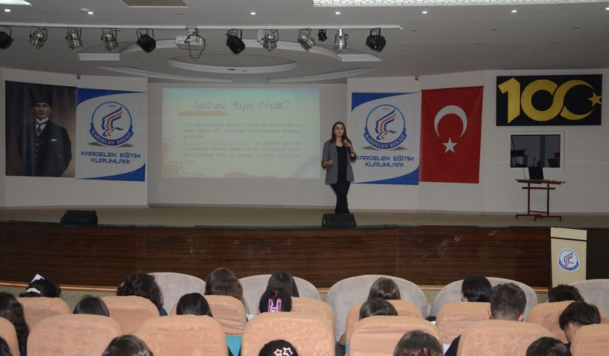 Kardelen’de 8. sınıf öğrencilerine LGS’nin altın kuralları anlatıldı
