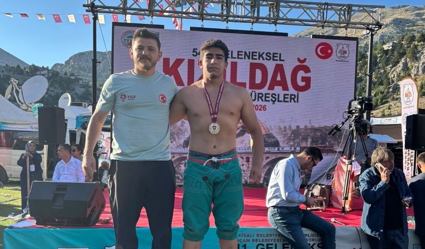 Nevşehirli genç başpehlivan oldu