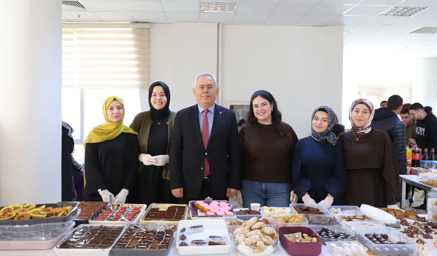 İlahiyat Fakültesinden Öğrencilere Destek Kermesi